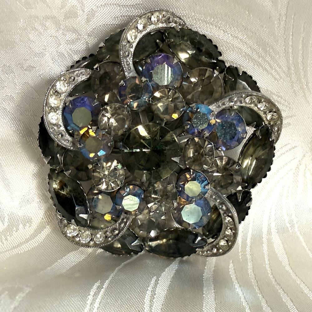 VTG 1950’s GREAT Judy Lee unsigned Brooch Windmill Floral Design AB Crystals